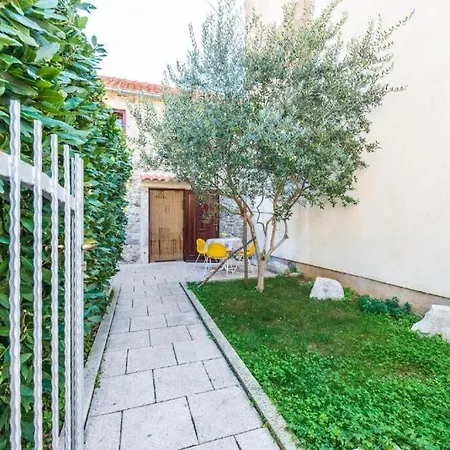 House Romanca בית נופש