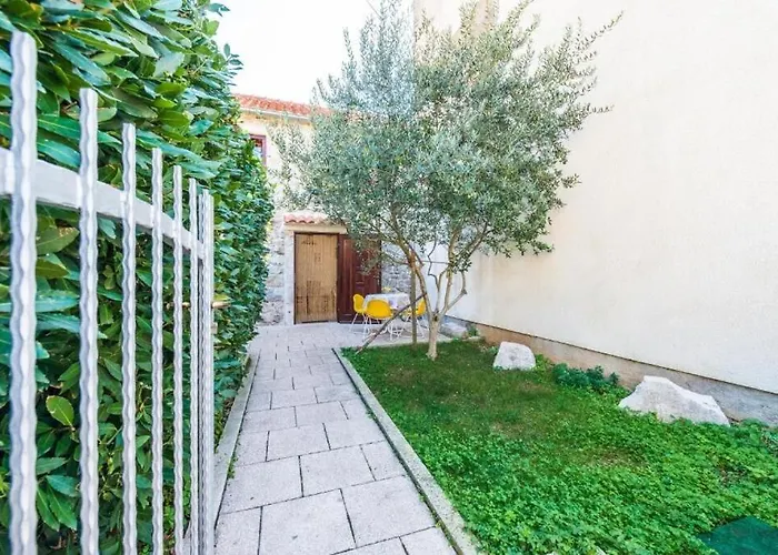 House Romanca בית נופש